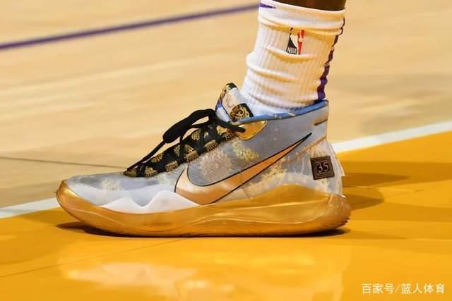 世体：亚马尔第75分钟伤退 可能周日无法出战马竞